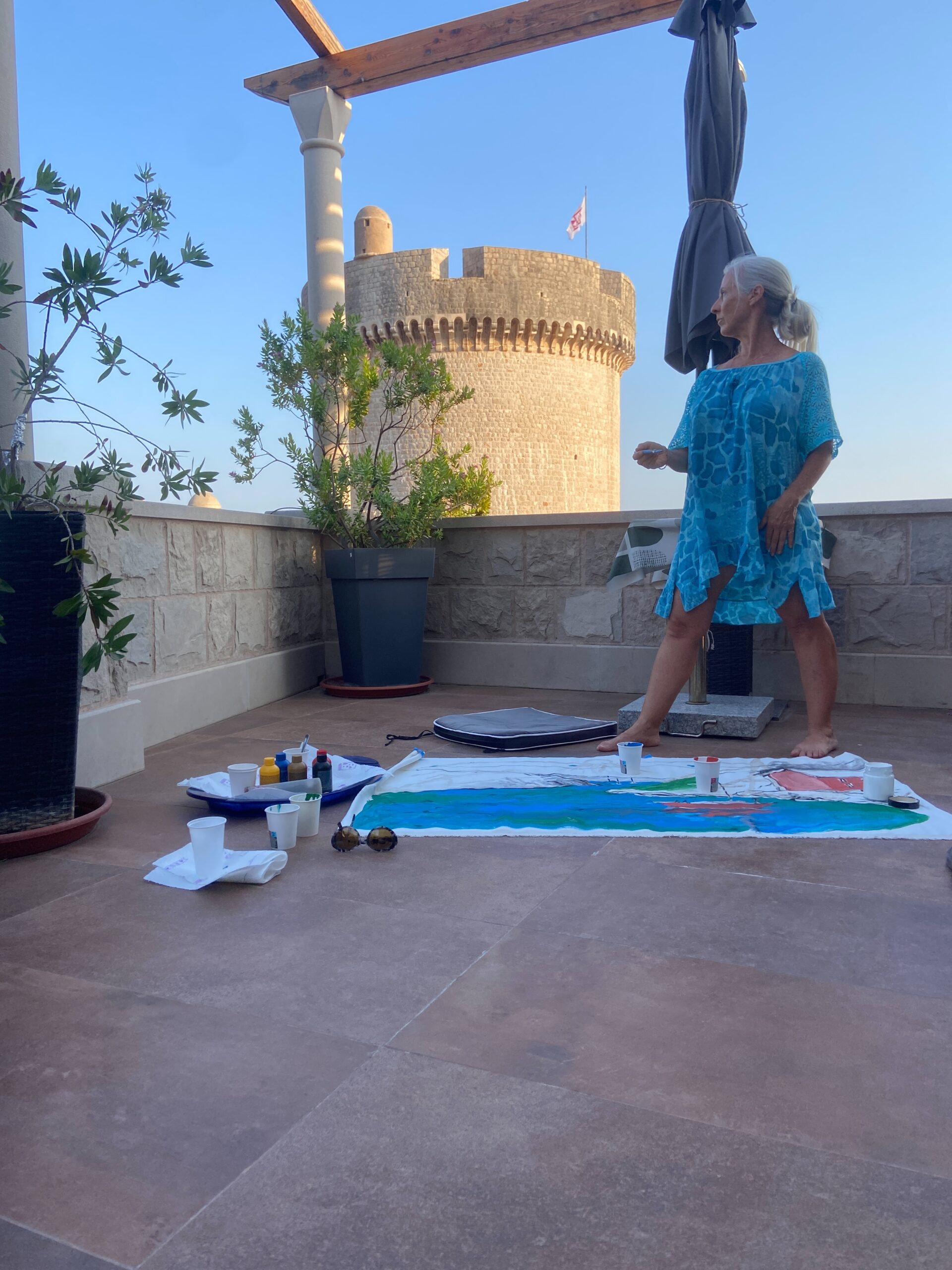 artist Caroline Karp painting in Dubrovnik, Croatia